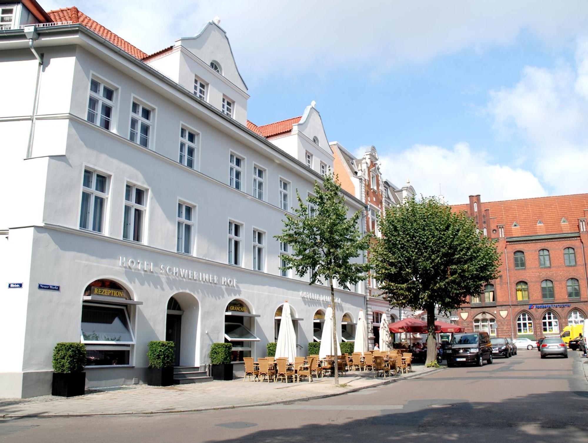 Hotel Schweriner Hof Stralsund Exterior photo